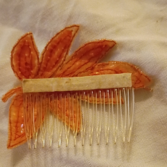 Elegant Orange Sequin Hair Comb - Picture 5 of 5